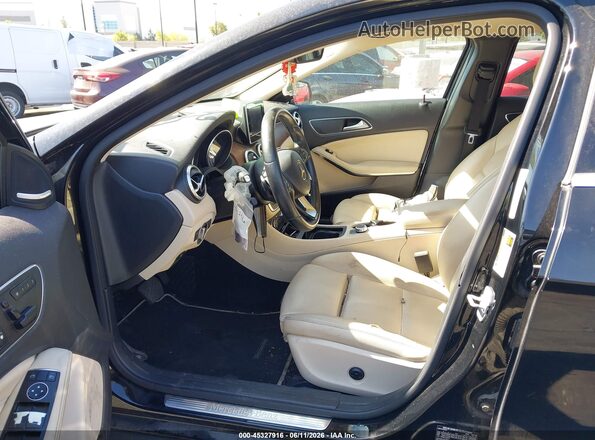 WDCTG4EB4GJ204681 2016 MERCEDES-BENZ GLA 250 Black Widok wnętrza z przodu