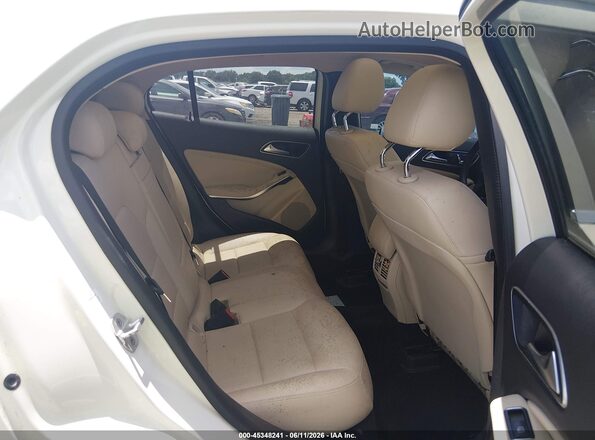 WDCTG4EB4JJ452212 2018 MERCEDES-BENZ GLA 250 White VIN sticker view