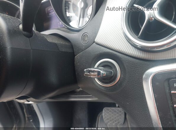 WDCTG4EB5GJ255655 2016 MERCEDES-BENZ GLA 250 Black Առջևի վահանակի տեսք