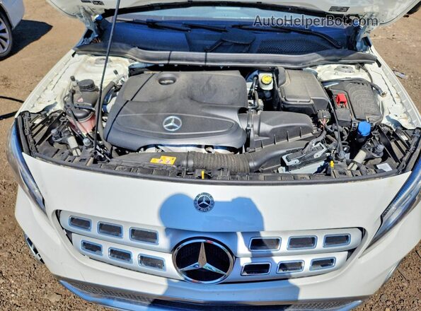 WDCTG4EB6JJ515195 2018 MERCEDES-BENZ GLA White Rear interior view