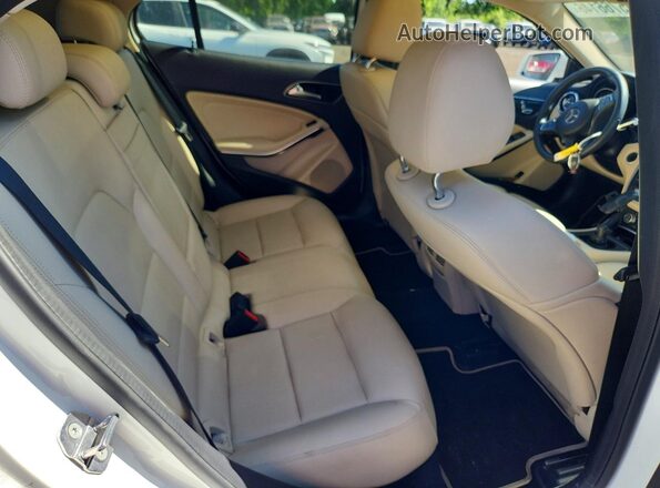 WDCTG4EB6JJ515195 2018 MERCEDES-BENZ GLA White Rear seats view