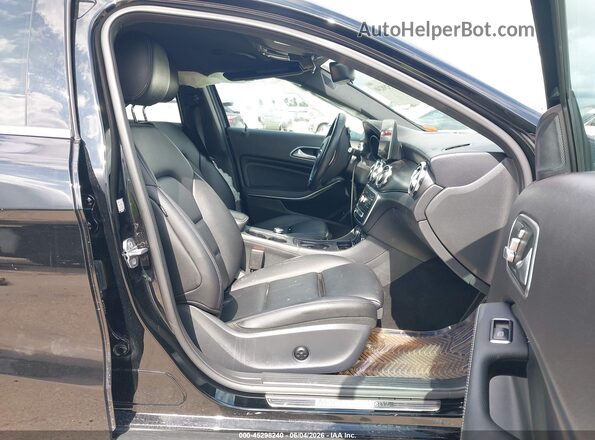 WDCTG4EB6KU016168 2019 MERCEDES-BENZ GLA 250 Black Вид салону спереду