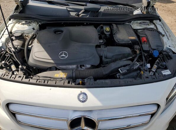WDCTG4EB7GJ233141 2016 MERCEDES-BENZ GLA White Շարժիչի բաժամունքի տեսք
