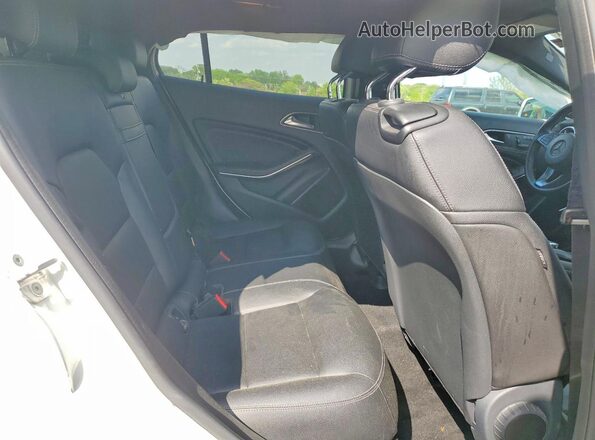 WDCTG4EB7GJ233141 2016 MERCEDES-BENZ GLA White Սալոնի հետևի տեսք