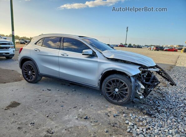 WDCTG4EB9JJ395232 2018 MERCEDES-BENZ GLA Silver Przód prawy