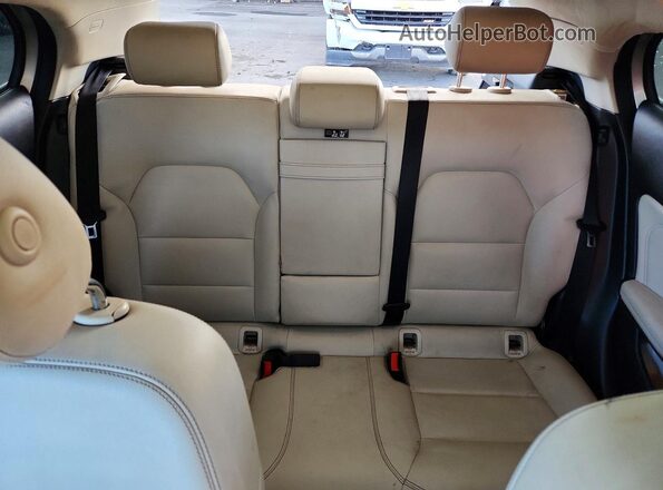 WDCTG4EB9JJ395232 2018 MERCEDES-BENZ GLA Silver Widok tylnych siedzeń
