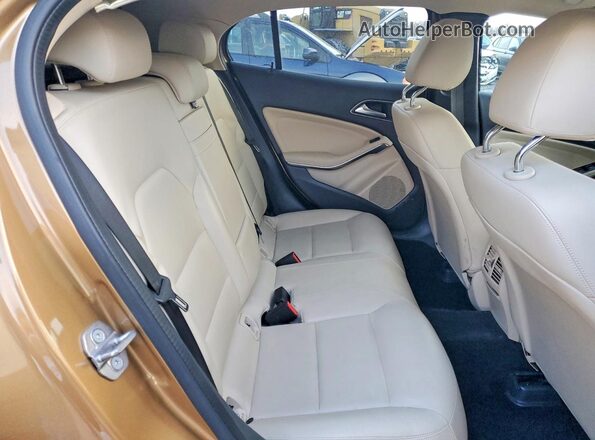 WDCTG4EB9JJ479194 2018 MERCEDES-BENZ GLA Коричневый 