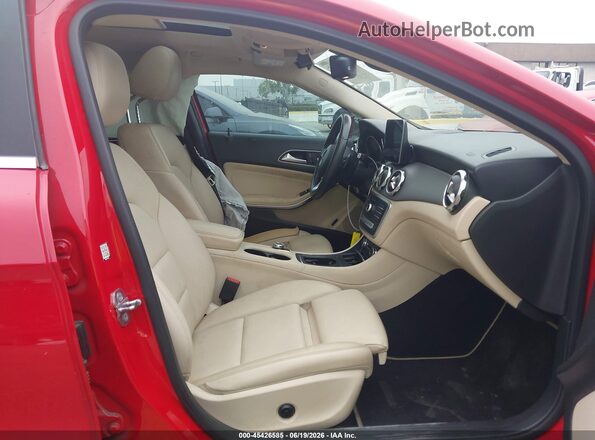 WDCTG4EB9KU019307 2019 MERCEDES-BENZ GLA 250 Red Widok wnętrza z przodu