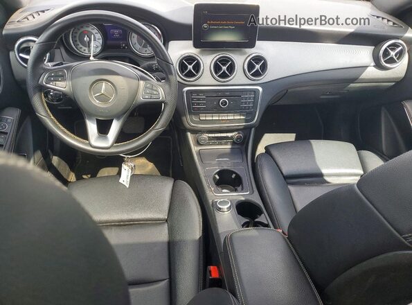 WDCTG4EBXGJ230105 2016 MERCEDES-BENZ GLA White Առջևի վահանակի տեսք