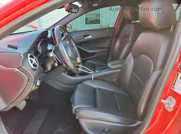 WDCTG4EBXHJ293500 2017 MERCEDES-BENZ GLA Красный 