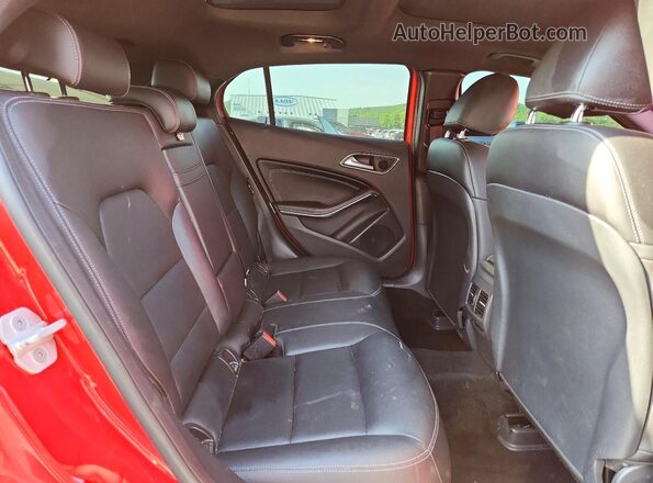 WDCTG4EBXHJ293500 2017 MERCEDES-BENZ GLA Красный 