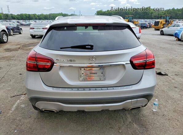 WDCTG4EBXJJ385132 2018 MERCEDES-BENZ GLA Silver Vista trasera