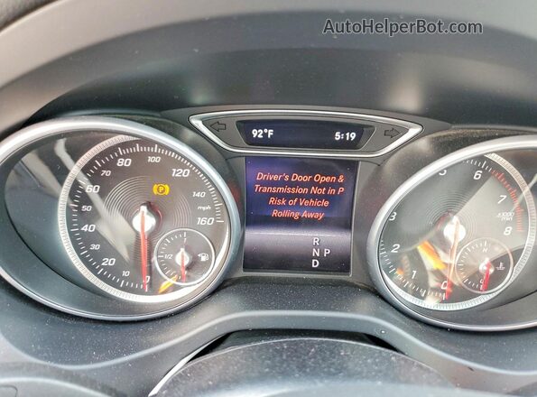 WDCTG4EBXJJ385132 2018 MERCEDES-BENZ GLA Silver Vista del cuadro de instrumentos