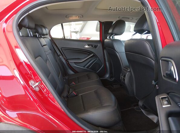 WDCTG4EBXKU003018 2019 MERCEDES-BENZ GLA 250 Red Widok naklejki z numerem VIN