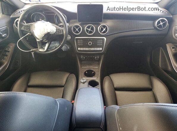 WDCTG4GB0KU010346 2019 MERCEDES-BENZ GLA Black Widok deski rozdzielczej