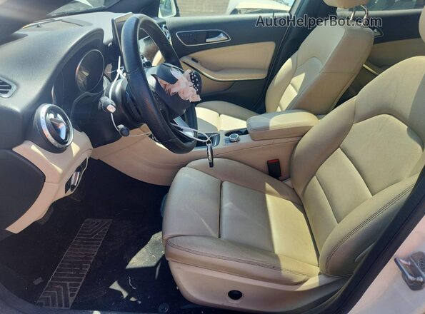 WDCTG4GBXGJ230070 2016 MERCEDES-BENZ 300 White Widok wnętrza z przodu