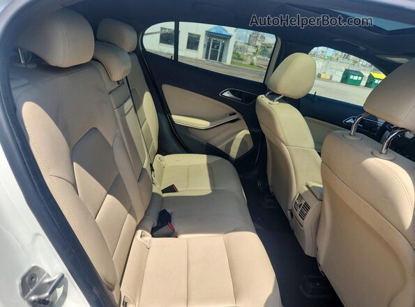 WDCTG4GBXGJ230070 2016 MERCEDES-BENZ 300 White Widok tylnych siedzeń