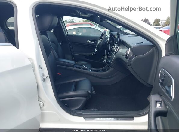 WDCTG4GBXHJ297706 2017 MERCEDES-BENZ GLA 250 White Widok wnętrza z przodu