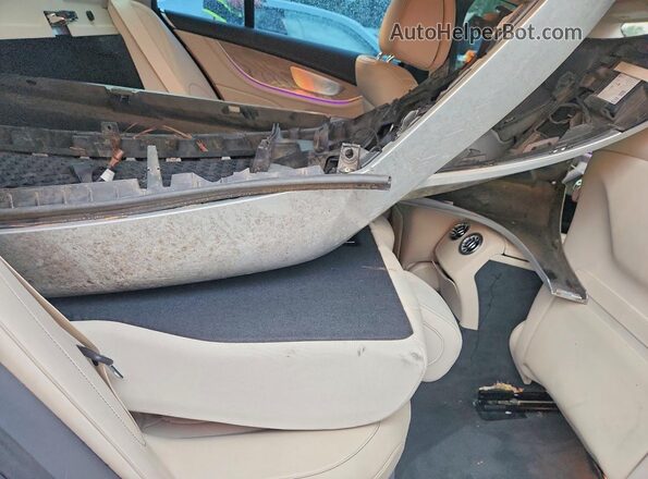 WDD2J5JB9KA027722 2019 MERCEDES-BENZ CLS-CLASS Silver Հետևի նստատեղերի տեսք