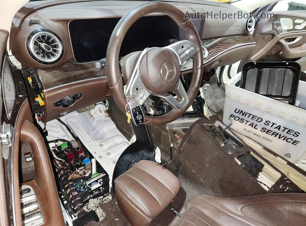 WDD2J5KB6KA030737 2019 MERCEDES-BENZ CLS-CLASS Белый Вид панели приборов