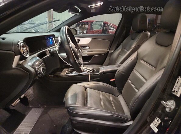 WDD3G4EB1KW017714 2019 MERCEDES-BENZ A Black Widok wnętrza z przodu