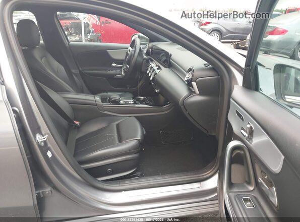 WDD3G4EB1LW038404 2020 MERCEDES-BENZ A 220 Серый Вид салона спереди