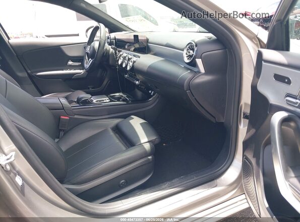 WDD3G4EB1LW041934 2020 MERCEDES-BENZ A 220 Gray Front interior view