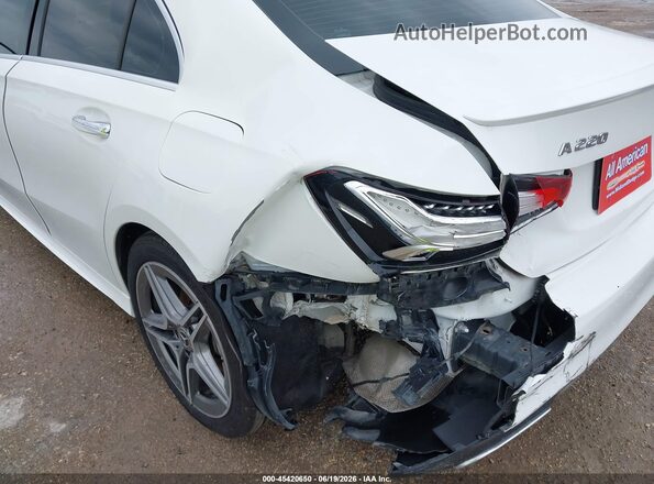 WDD3G4EB5KW017831 2019 MERCEDES-BENZ A 220 White Vista frontal