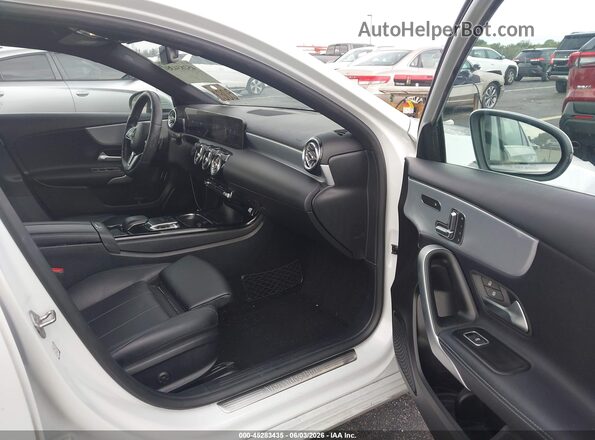 WDD3G4EB5LW041774 2020 MERCEDES-BENZ A 220 White Front interior view