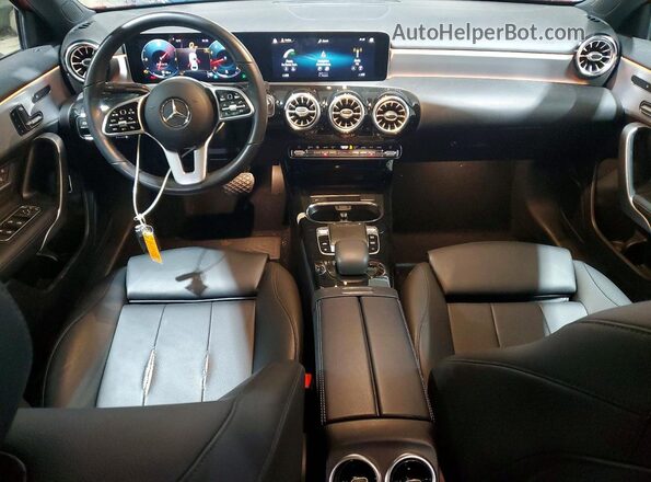 WDD3G4EB6KW027977 2019 MERCEDES-BENZ A Red Widok deski rozdzielczej