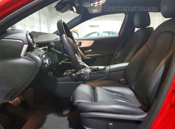 WDD3G4EB6KW027977 2019 MERCEDES-BENZ A Red Widok wnętrza z przodu
