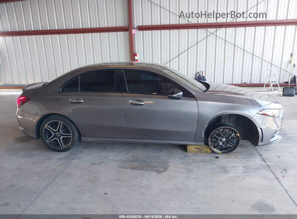 WDD3G4EBXKW001222 2019 MERCEDES-BENZ A 220 Gray Սալոնի 360 աստիճան տեսք