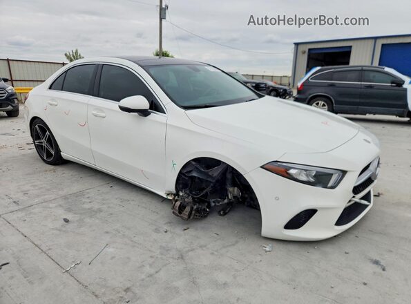 WDD3G4EBXKW026833 2019 MERCEDES-BENZ A Белый Передняя правая четверть
