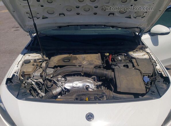 WDD3G4FB3KW002971 2019 MERCEDES-BENZ A White Вид задньої частини салону