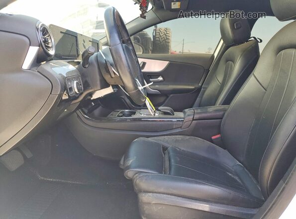 WDD3G4FB6KW019697 2019 MERCEDES-BENZ A Белый 