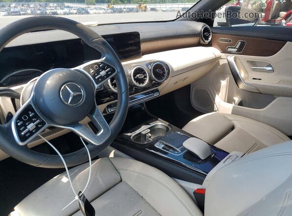 WDD5J4HB4LN079038 2020 MERCEDES-BENZ CLA-CLASS White Front interior view