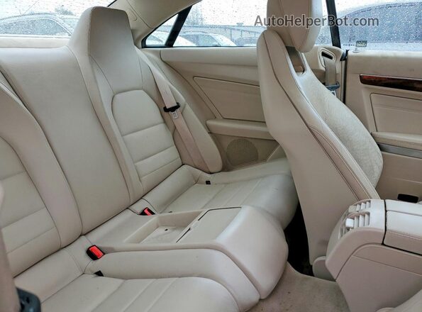 WDDKJ6FB5GF346673 2016 MERCEDES-BENZ E White Rear seats view