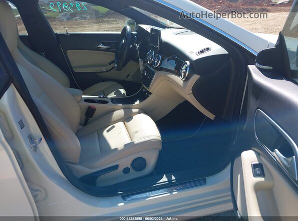 WDDSJ4EB0GN303970 2016 MERCEDES-BENZ CLA 250 Beige Front interior view