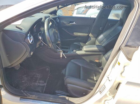 WDDSJ4EB0GN318436 2016 MERCEDES-BENZ CLA-CLASS Белый Вид салона спереди