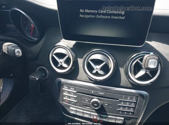WDDSJ4EB0JN514514 2018 MERCEDES-BENZ CLA 250 White Առջևի վահանակի տեսք