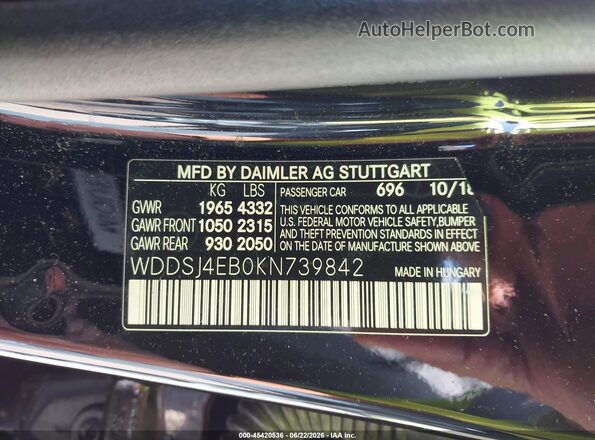WDDSJ4EB0KN739842 2019 MERCEDES-BENZ CLA 250 Black ძრავის განყოფილების ხედი