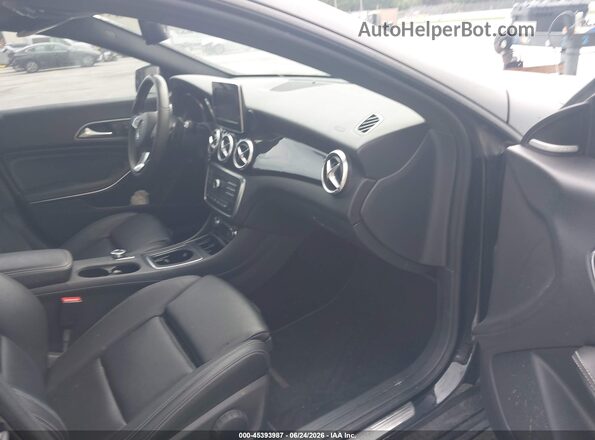WDDSJ4EB1GN393324 2016 MERCEDES-BENZ CLA 250 Black Front interior view