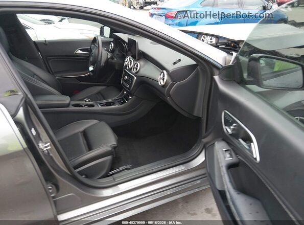 WDDSJ4EB1KN724881 2019 MERCEDES-BENZ CLA 250 Gray Front interior view