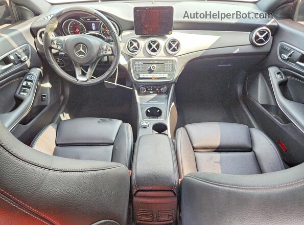 WDDSJ4EB2JN643189 2018 MERCEDES-BENZ CLA-CLASS Black Widok deski rozdzielczej