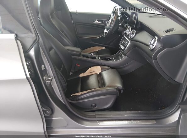 WDDSJ4EB2KN744007 2019 MERCEDES-BENZ CLA 250 Gray Вид салону спереду