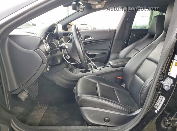 WDDSJ4EB2KN749885 2019 MERCEDES-BENZ CLA-CLASS Black Widok wnętrza z przodu