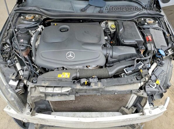 WDDSJ4EB2KN749885 2019 MERCEDES-BENZ CLA-CLASS Black Widok wnętrza z tyłu