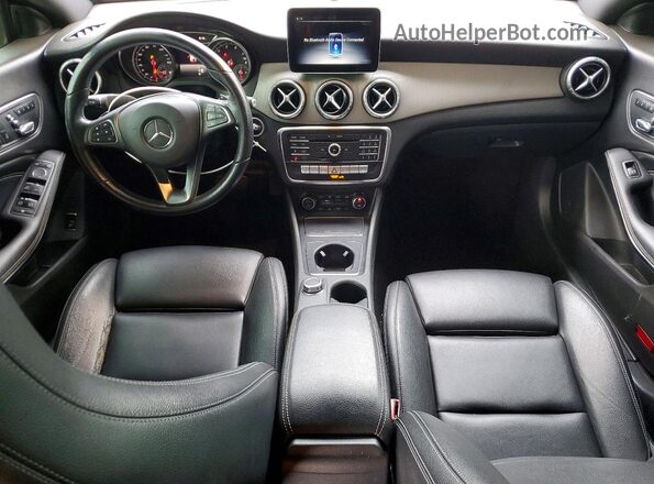 WDDSJ4EB2KN749885 2019 MERCEDES-BENZ CLA-CLASS Black Widok deski rozdzielczej
