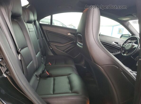 WDDSJ4EB2KN749885 2019 MERCEDES-BENZ CLA-CLASS Black Widok tylnych siedzeń
