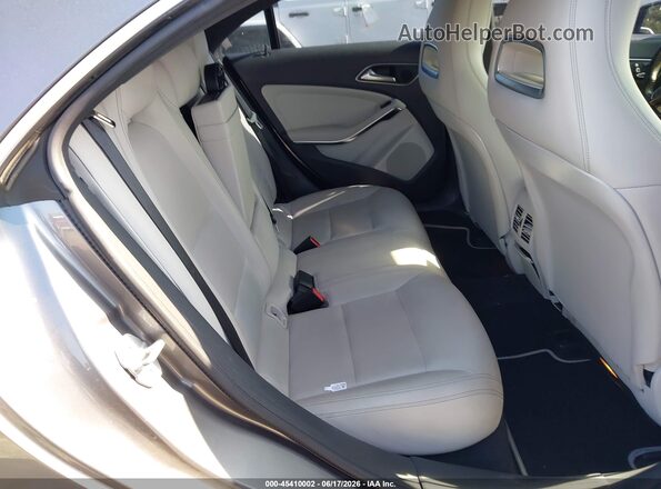 WDDSJ4EB3HN432092 2017 MERCEDES-BENZ CLA 250 Brown Vista de la etiqueta del VIN